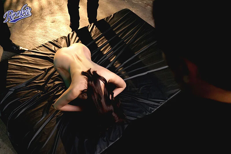 全裸土下座目の前で！