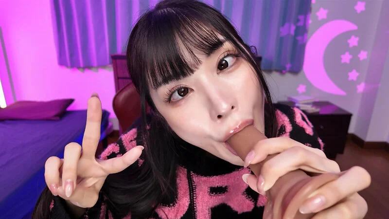 ディルドをフェラチオ！