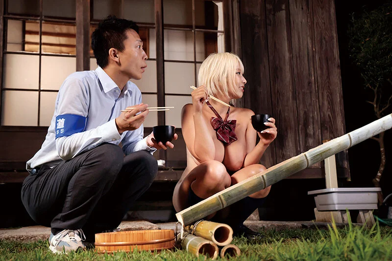 裸で流しそうめん