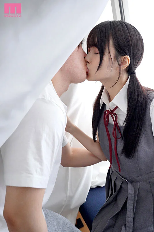 ツインテールの可愛いお姉さんとディープキス！