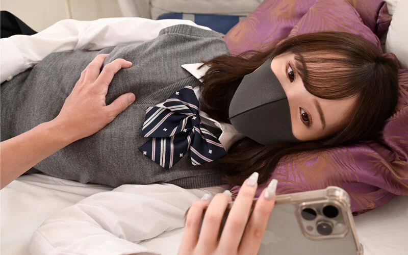 マスク美人に乳揉み！