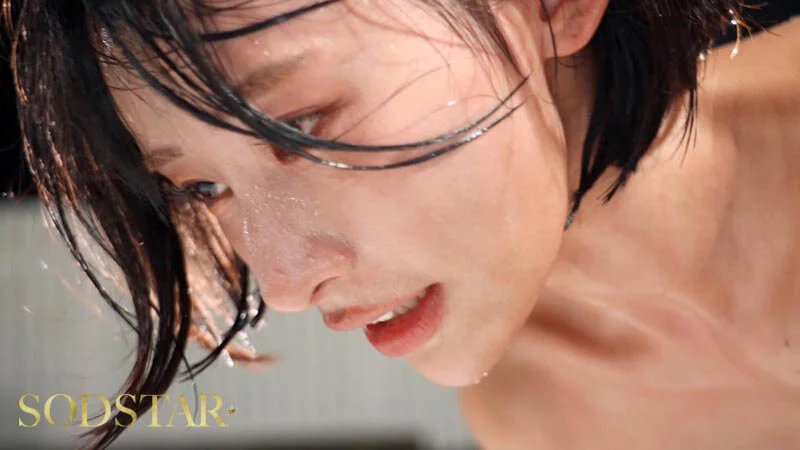 全裸スポーツで汗だく！