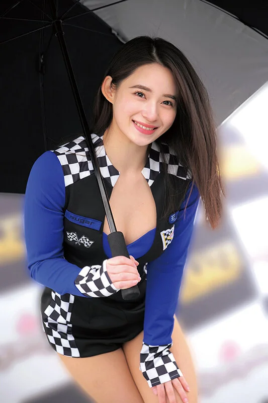 前屈みおっぱい！