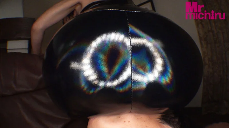 テカテカの巨尻！