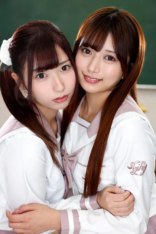 【抜けるエロ画像】美女2人と3Pやパイパンおまんこなど！（43枚）