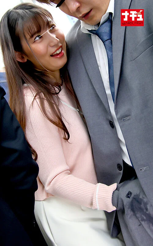 ズボンも濡れる逆痴漢プレイ！