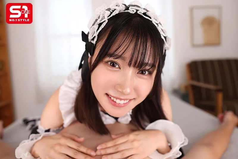 密着するメイド！