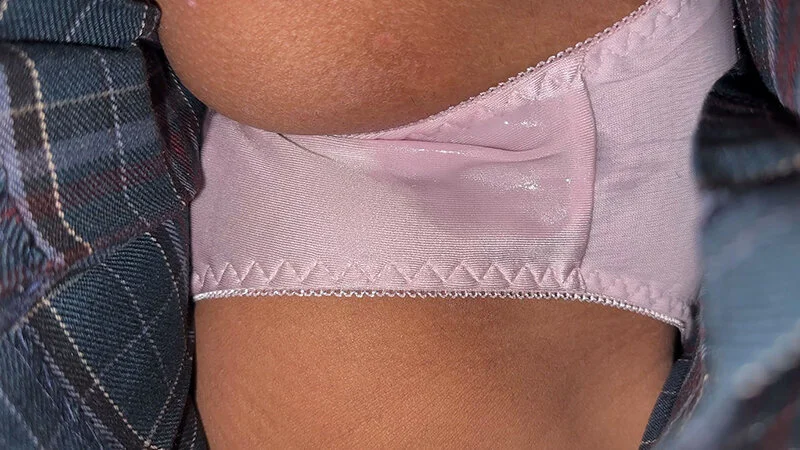 濡れてるパンティエロい！