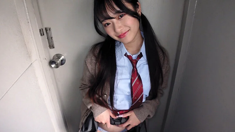 美女の制服姿！