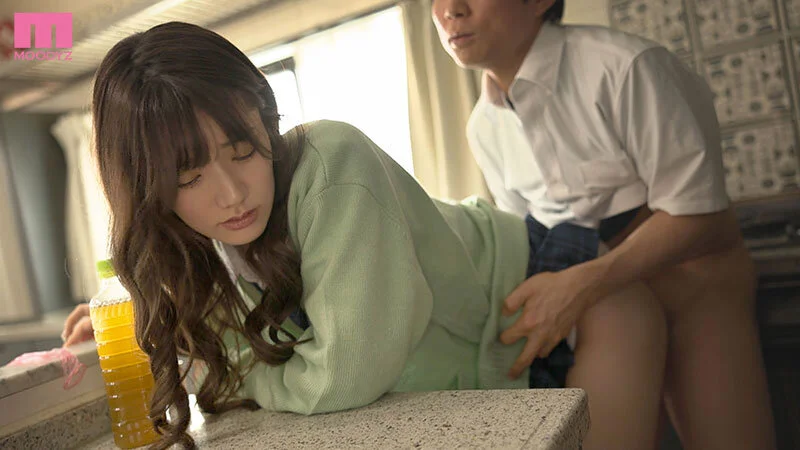着衣セックスは立ちバック！