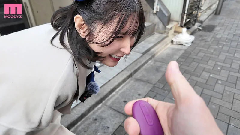 路上で感じる美女！
