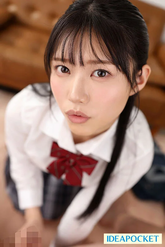 手コキする女子校生！