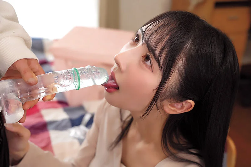 美女のフェラ顔！