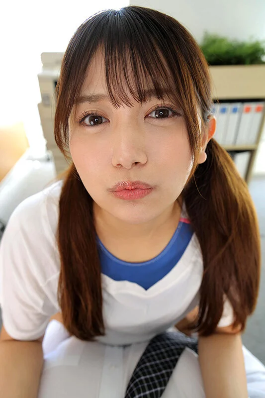 迫る美女！